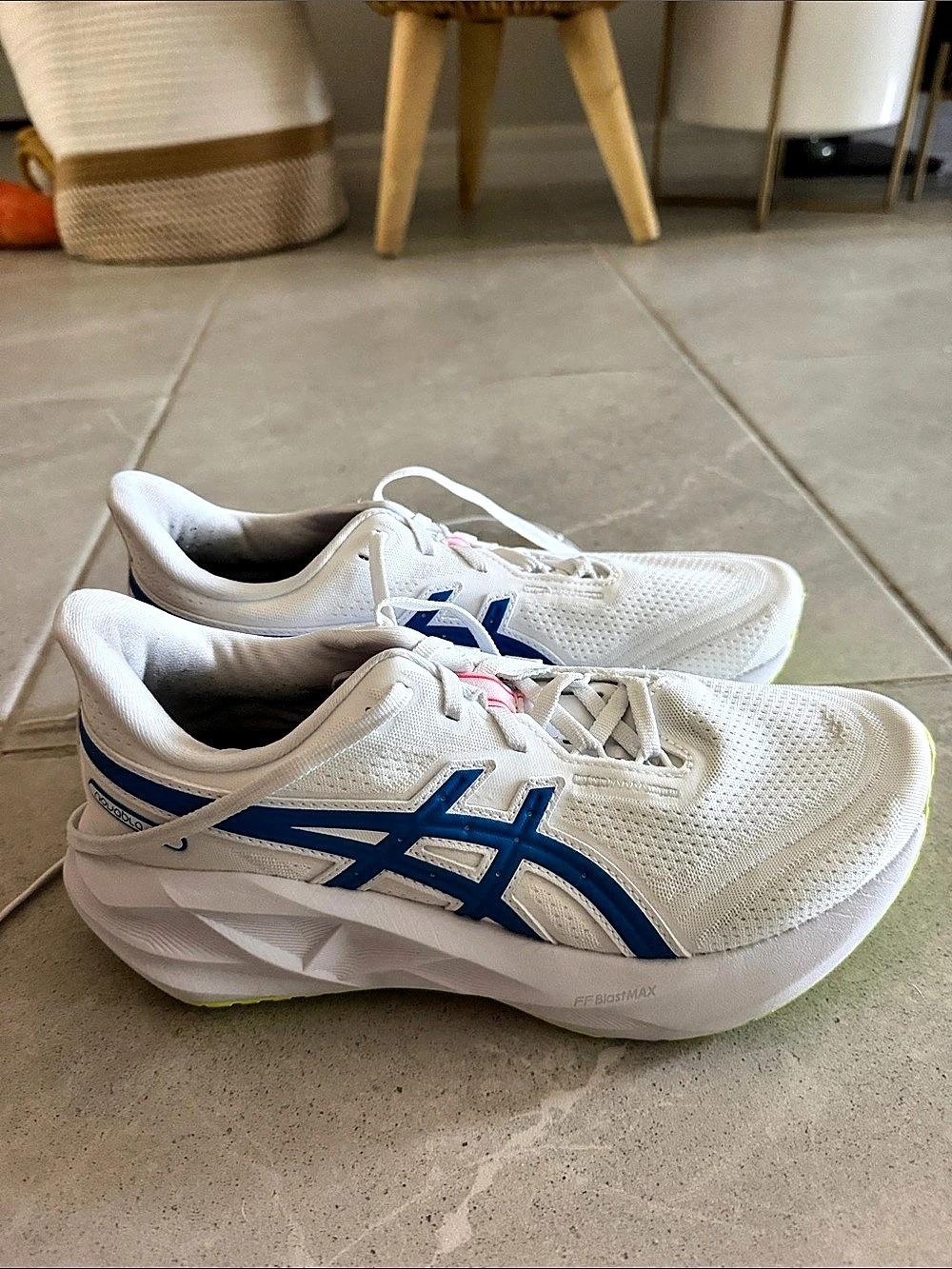 ASICS Novablast